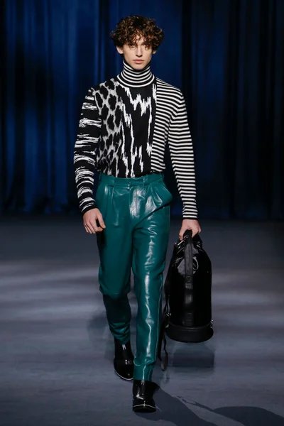 Look 31